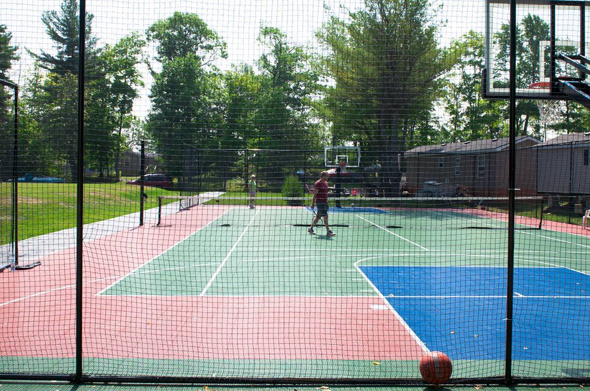 Enjoy tennis, basketball or any other sport you wish on the multi-sports court!