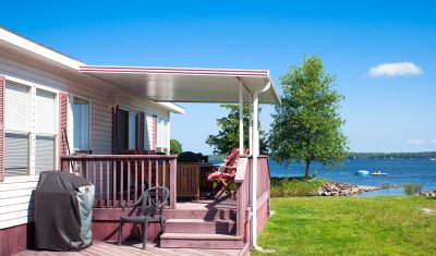 Lakeview Cottages offer spectacular views of Mississippi Lake