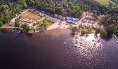 Welcome to McCreary’s Beach Resort on Mississippi Lake