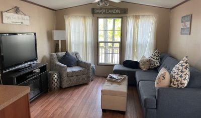 32 Riverside Village