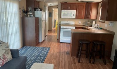 32 Riverside Village