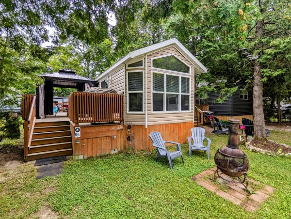 656 Woodland Heights Way
