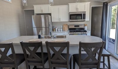 36 Lakeridge Avenue