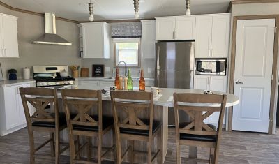23 Lakeridge Avenue